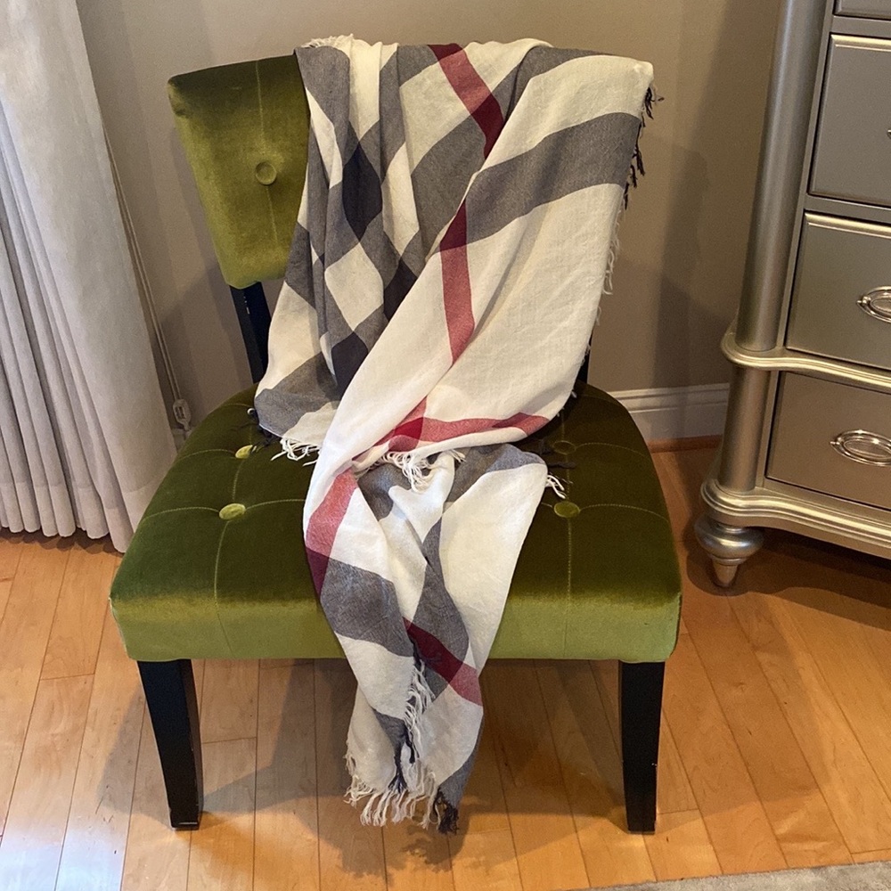 Burberry scarf - Picture 3 of 7